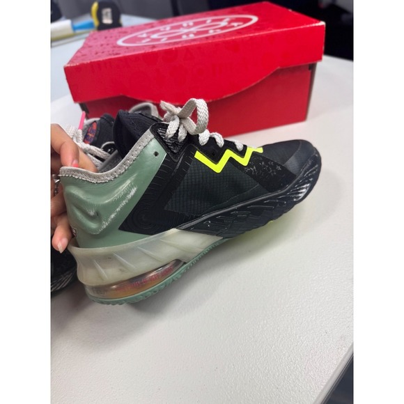 Nike LeBron Witness 7 (GS) Tune Squad Space Jam Kids Basketball Shoes 4y - Picture 3 of 11